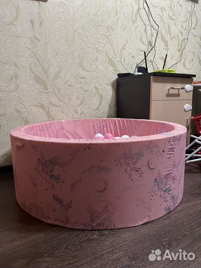 Сухой бассейн с шариками