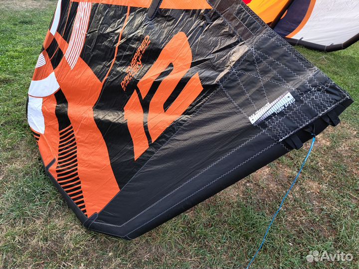 Кайт с планкой Ozone Enduro V2 12m