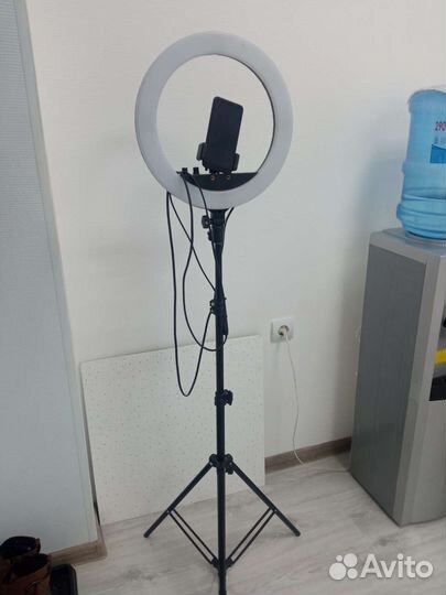 Кольцевая лампа 36см со штативом