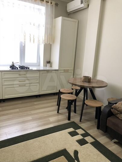 2-к. квартира, 50 м², 1/6 эт.