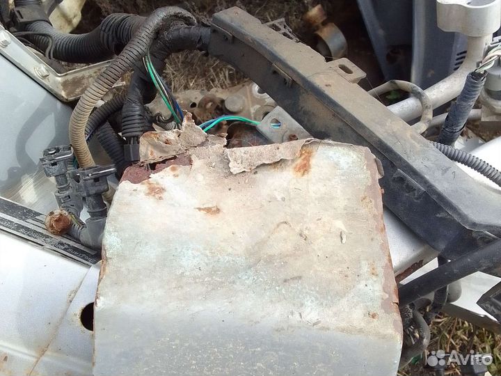 Крыло левое тойота приус 10