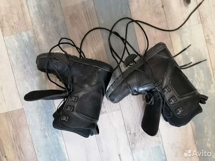 Сноубордические ботинки 44