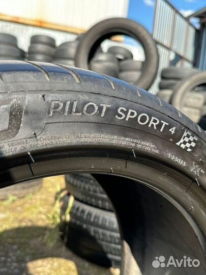 Michelin Pilot Sport 4 245/40 R18 97Y