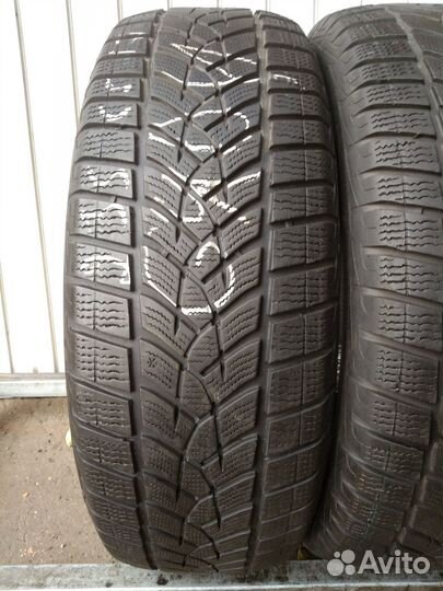 Goodyear UltraGrip Performance Gen-1 235/65 R17