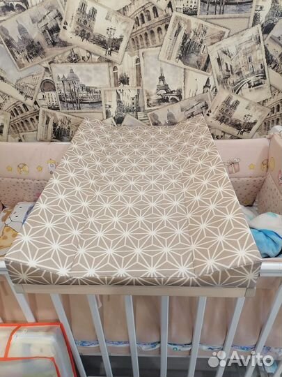 Пеленальная доска на кроватку