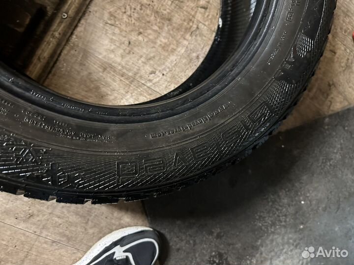 Gislaved Nord Frost 5 215/60 R16 95T