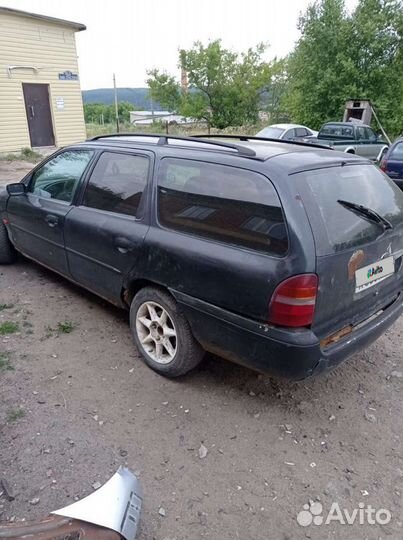 Ford Mondeo 1.6 МТ, 1997, битый, 30 000 км