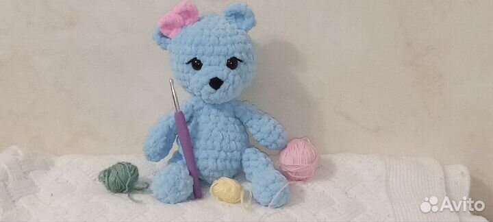 Плюшевый мишка вязаный