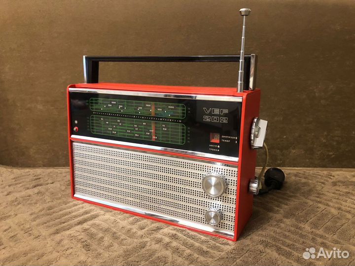 Радиоприемник VEF 202 с FM фм красный