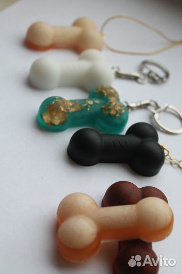 Брелок из эпоксидной смолы