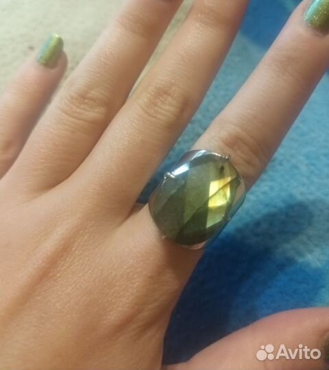 Кольцо с лабрадоритом