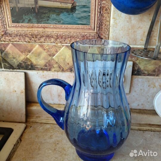 Кувшин синее стекло