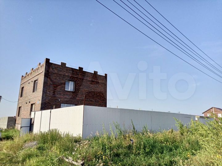 Дом 279 м² на участке 8,5 сот.