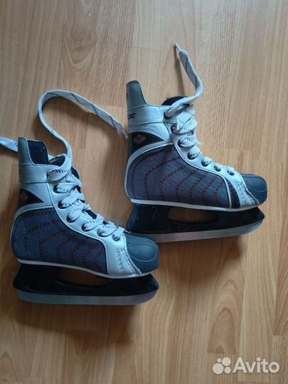 Коньки хоккейные детские