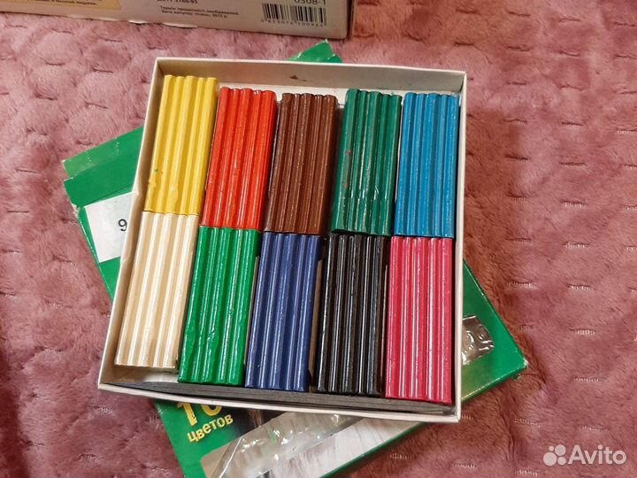 Карандаши, краски, пластилин