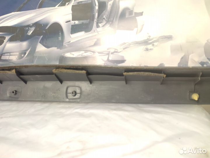 Пластик пятой двери Mitsubishi Pajero 2