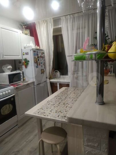 4-к. квартира, 80 м², 2/3 эт.