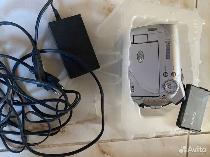 Цифровая видеокамера canon