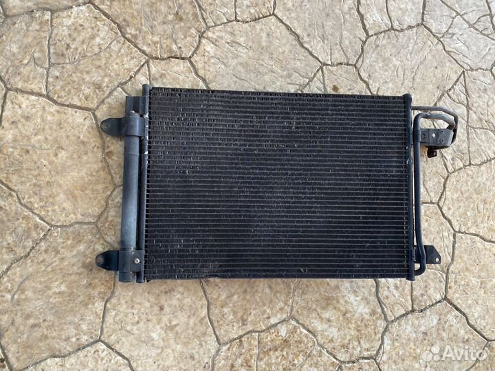 Радиатор кондиционера Audi TT 8J