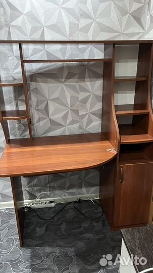 Компьютерный стол