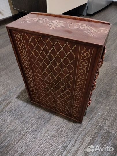 Подарочная деревянная коробка для напитков