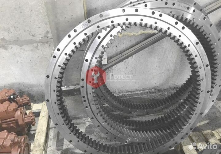 Поворотный круг Hitachi EX135US-5 9147259