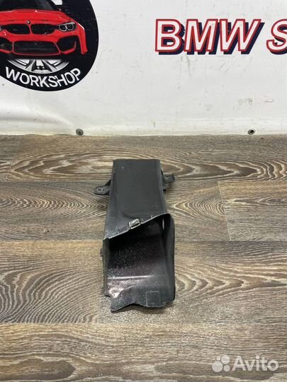 Воздуховод правый BMW F07