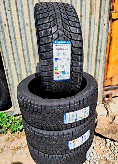 Triangle PL01 225/40 R18 92R