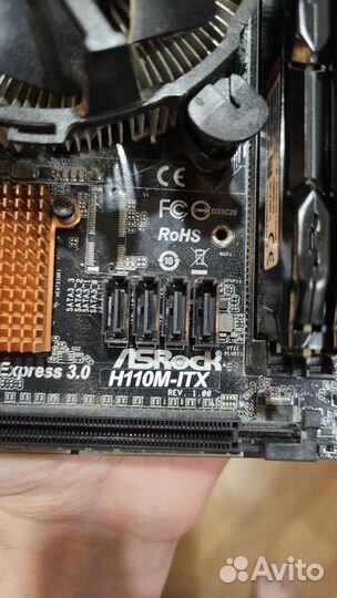 Материнская плата с процессором и памятью