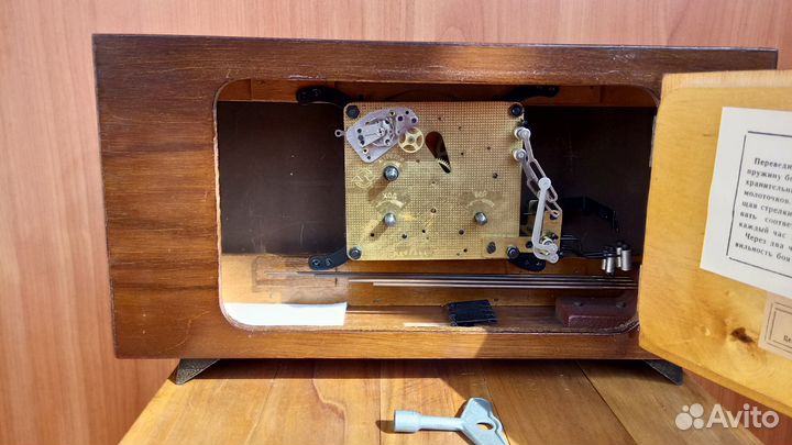 Часы настольные. Весна