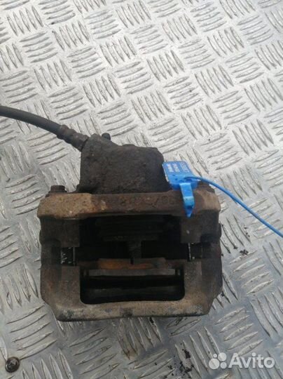 Суппорт передний левый Renault Logan LS0G 1.4 K7J