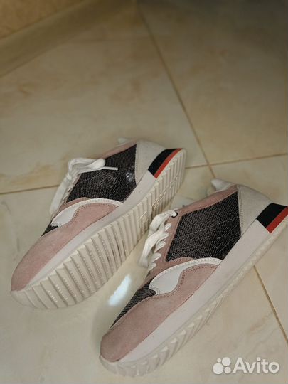 Новые оригинал Geox кроссовки 38-39