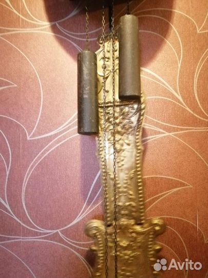 Старинные настенные антикварные часы с боем