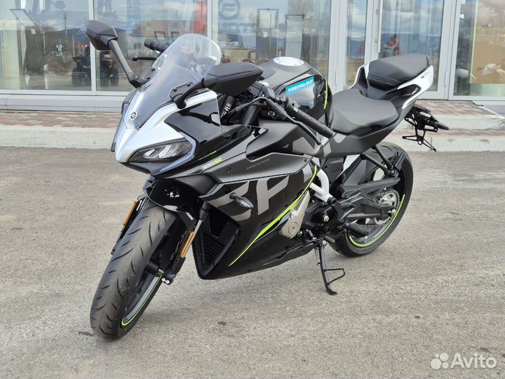 Мотоцикл cfmoto 300SR