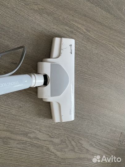 Вертикальный пылесос Deerma DX700, белый