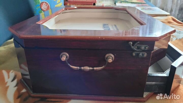 Сундук под столовые приборы