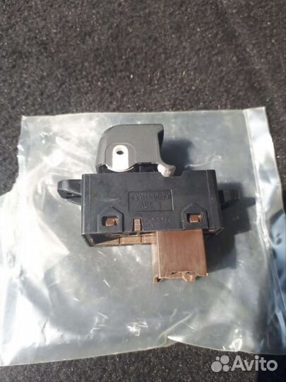 Кнопка стеклоподьемника Киа Рио