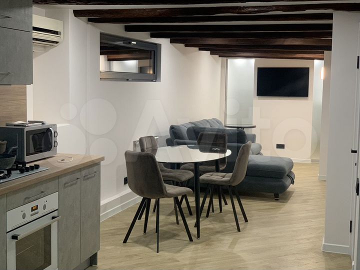 3-к. квартира, 70 м², 1/2 эт.