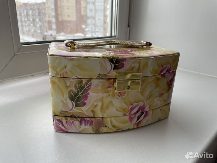 Шкатулка для украшений