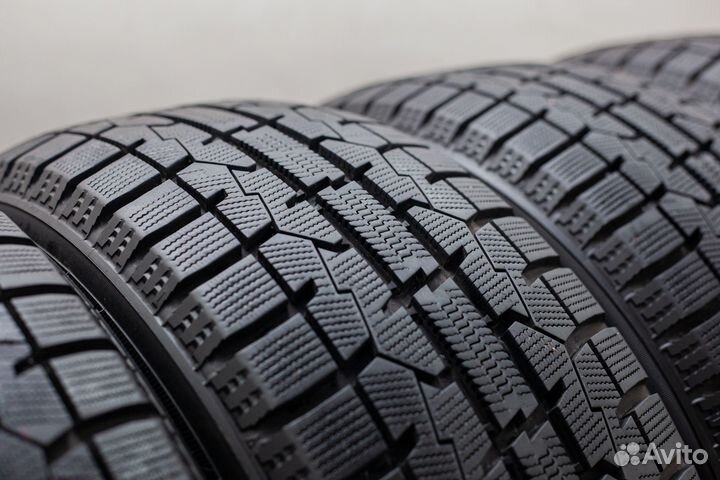Toyo Observe Garit GIZ 225/50 R17 94Q