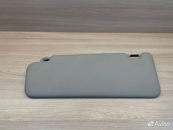 Козырек солнцезащитный правый Renault Logan