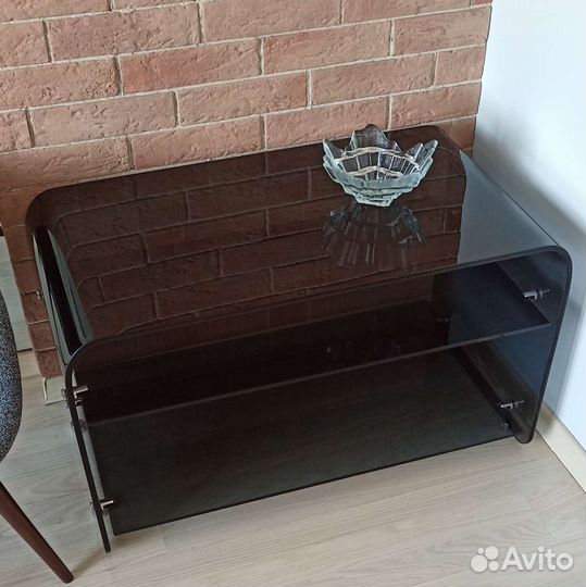 Тумба гнутое закалённое стекло Италия