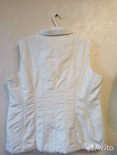 Белоснежная жилетка Gelco