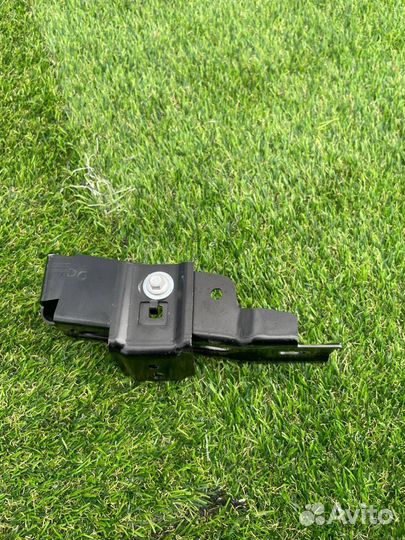 Кронштейн передней панели (телевизора) Zeekr 001