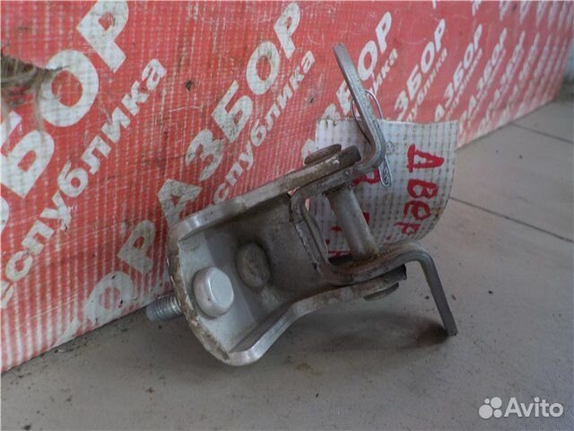 Петля двери верхняя задняя правая Toyota Corolla