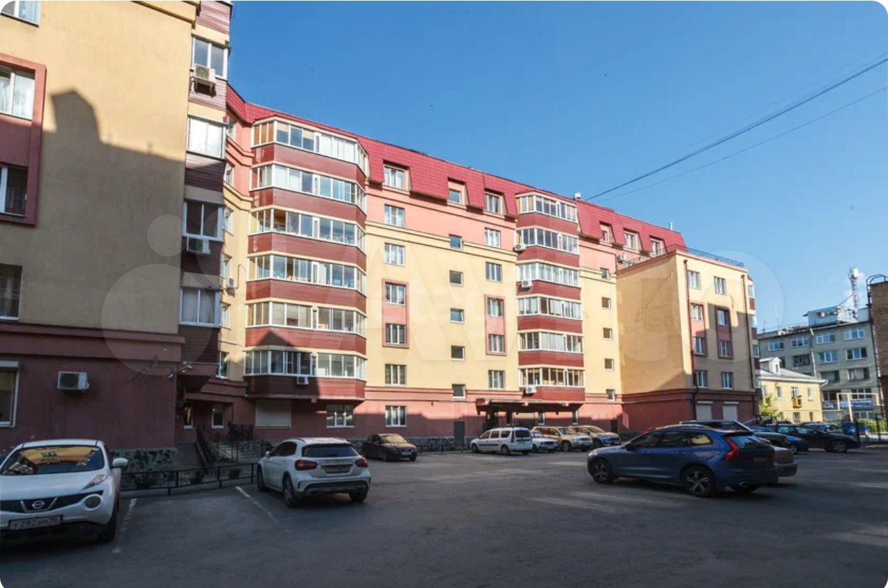 Арендовать 2-комнатную квартиру, Екатеринбург, ул Бажова, д 51, 70.0 м2, 3  этаж, 35000р - объявление №3551633 на Nedvy.ru