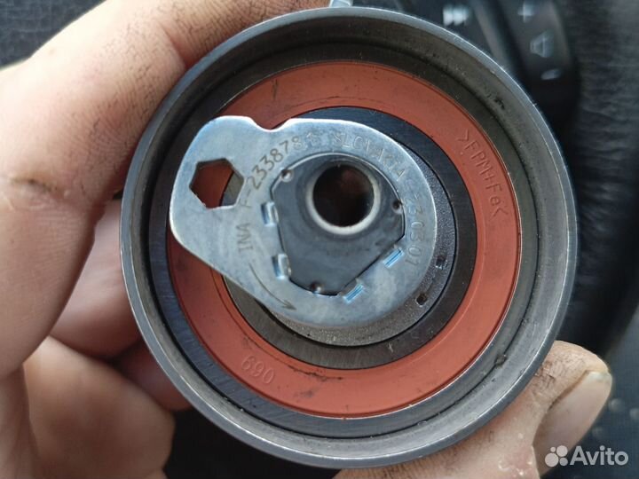 Натяжитель Ролик грм volvo