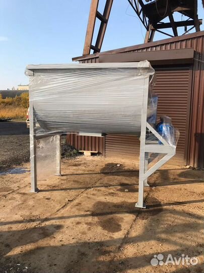 Смеситель кормов горизонтальный в ассортименте