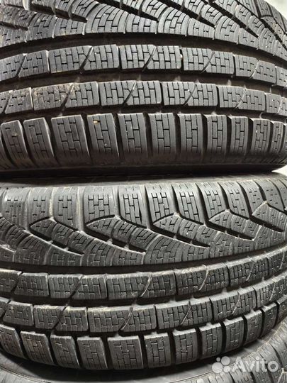 Pirelli Winter Sottozero 210 235/55 R18