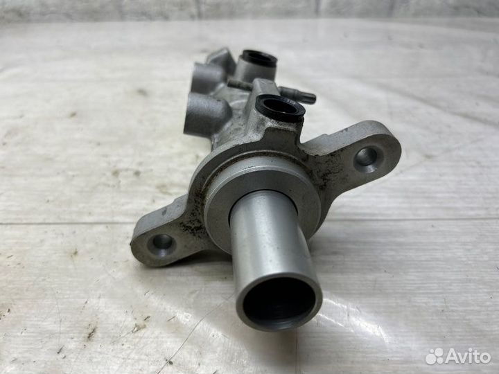 Главный тормозной цилиндр Ford Transit 8